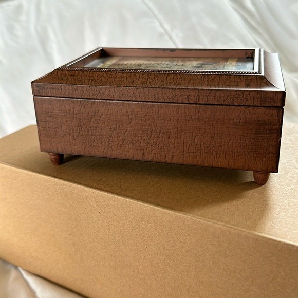 Jewelry box with music - Picture 4 of 8